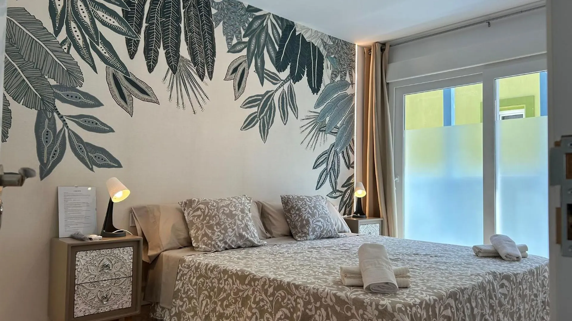 La Maison Del Mar Guest House Malaga Homestay